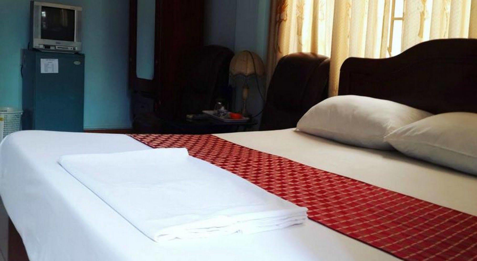 Phong Nha Hotel Hue Buitenkant foto